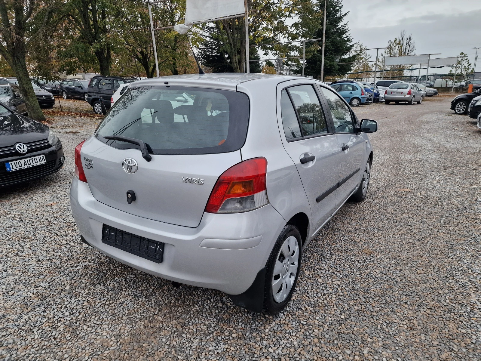 Toyota Yaris 1.3vvti-101k.s-6sk-euro5 - изображение 4