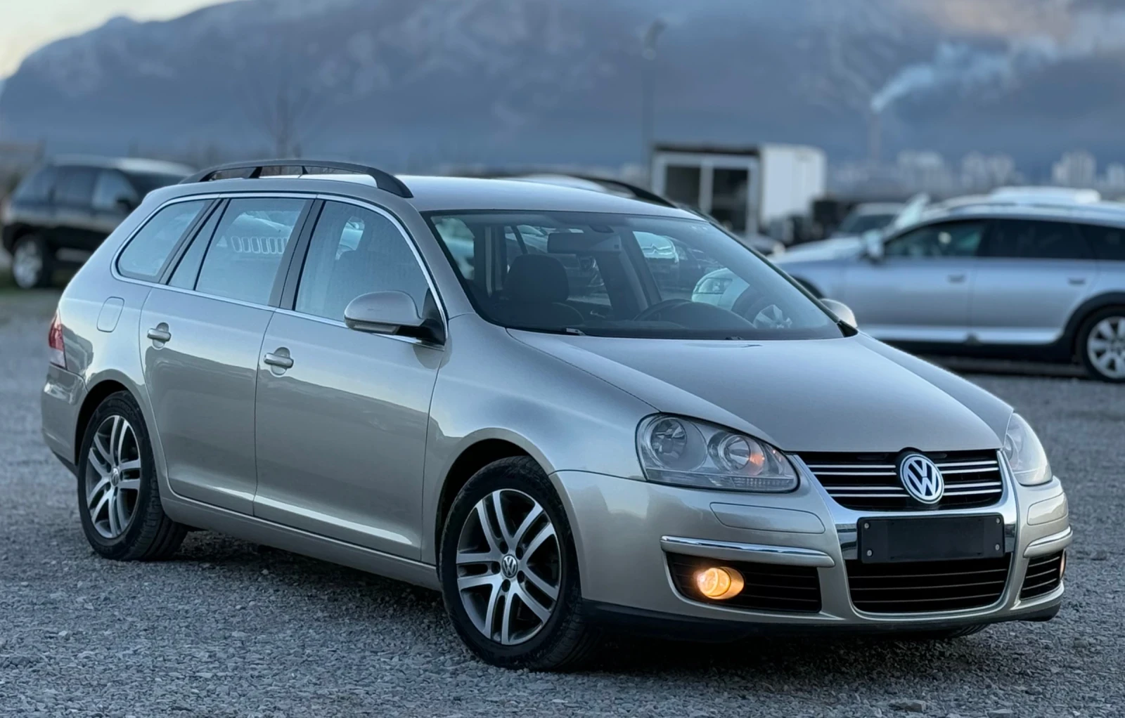 VW Golf 2.0TDi 140к.с * DSG* * Климатроник*  - изображение 3