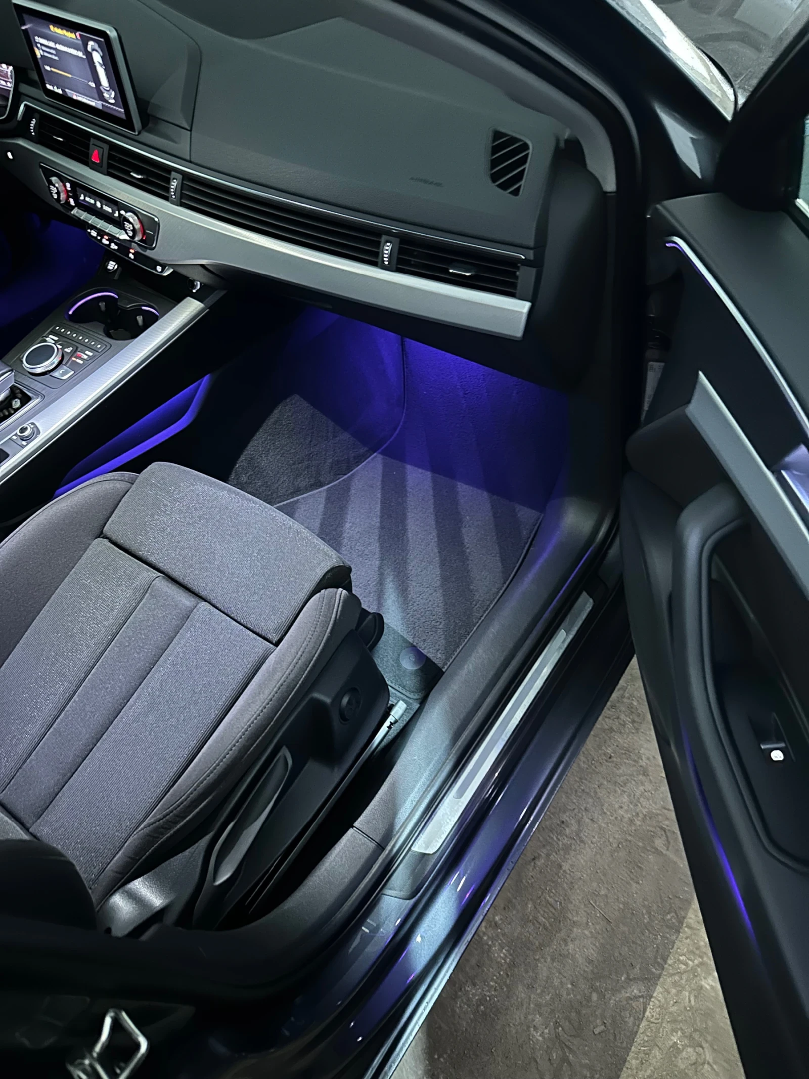 Audi A4 2.0TDI 190hp Sport-line/Virtual Cockpit/S-tronic/ | Mobile.bg   12