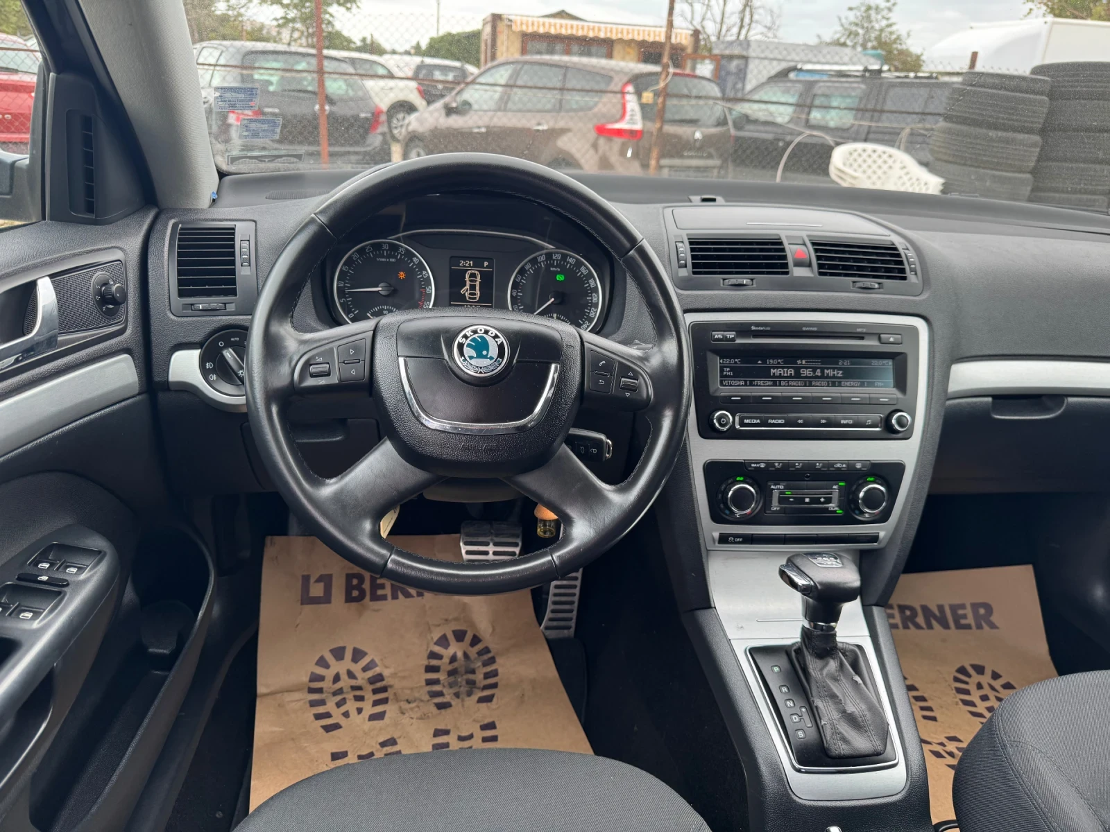 Skoda Octavia 2.0TDI DSG SCOUT 4x4 - изображение 10