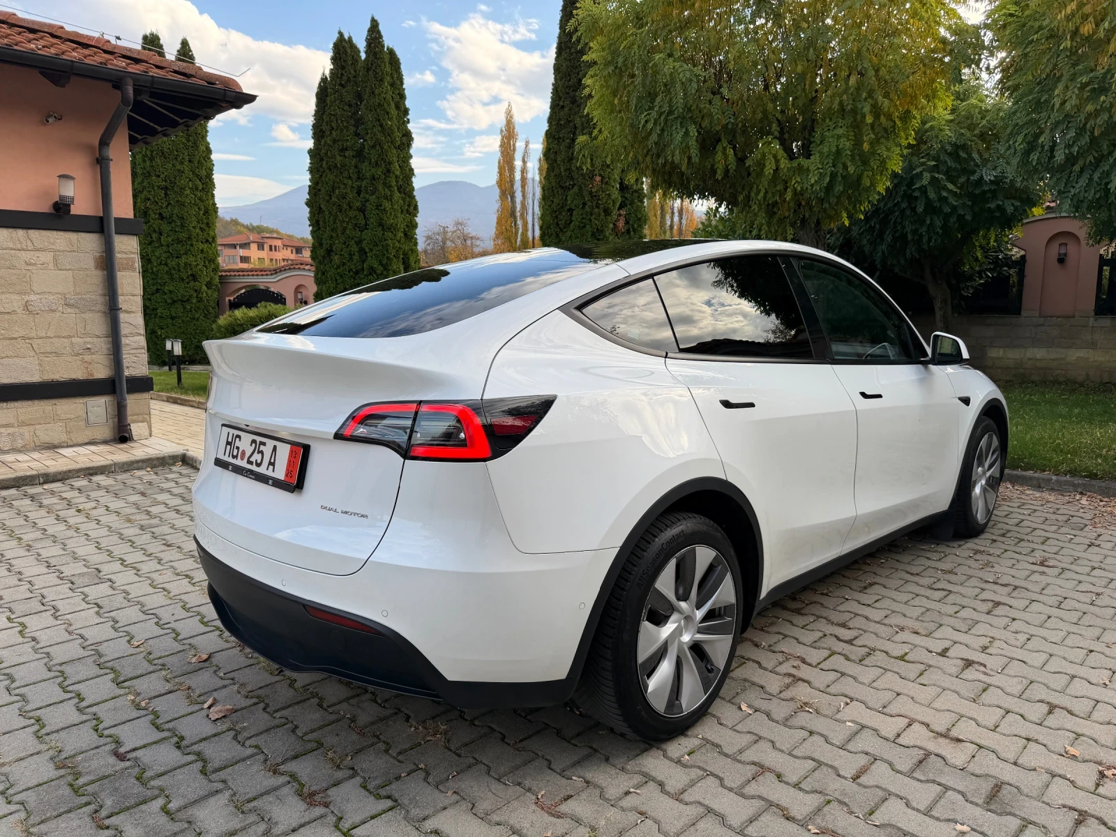 Tesla Model Y LongRange/514/DualMotor/109km// | Mobile.bg   6