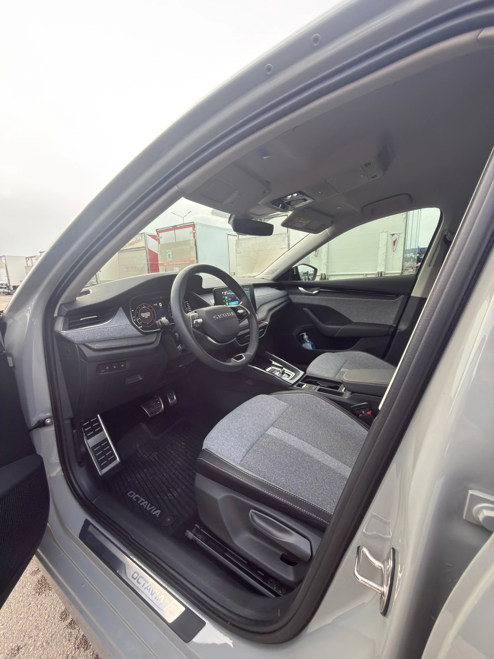 Skoda Octavia 2.0 TDI 150 EDITION, снимка 10 - Автомобили и джипове - 54154537