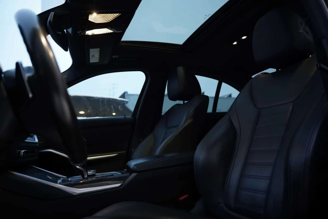 BMW 330 I ����� M-�����| PANORAMA| LANE ASSIST| CARFAX|  | Mobile.bg � ����������� 10