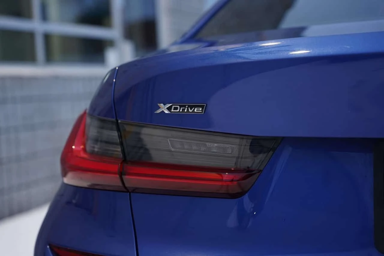 BMW 330 I ����� M-�����| PANORAMA| LANE ASSIST| CARFAX|  | Mobile.bg � ����������� 7