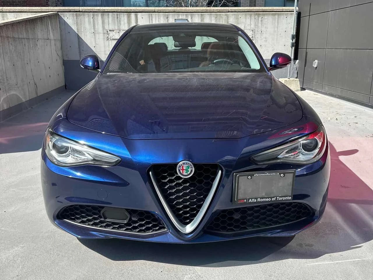 Alfa Romeo Giulia * 4dr Sdn RWD * 2 КЛЮЧА* ПОДГРЕВ* KEYLESS* PANO* , снимка 6 - Автомобили и джипове - 54318672