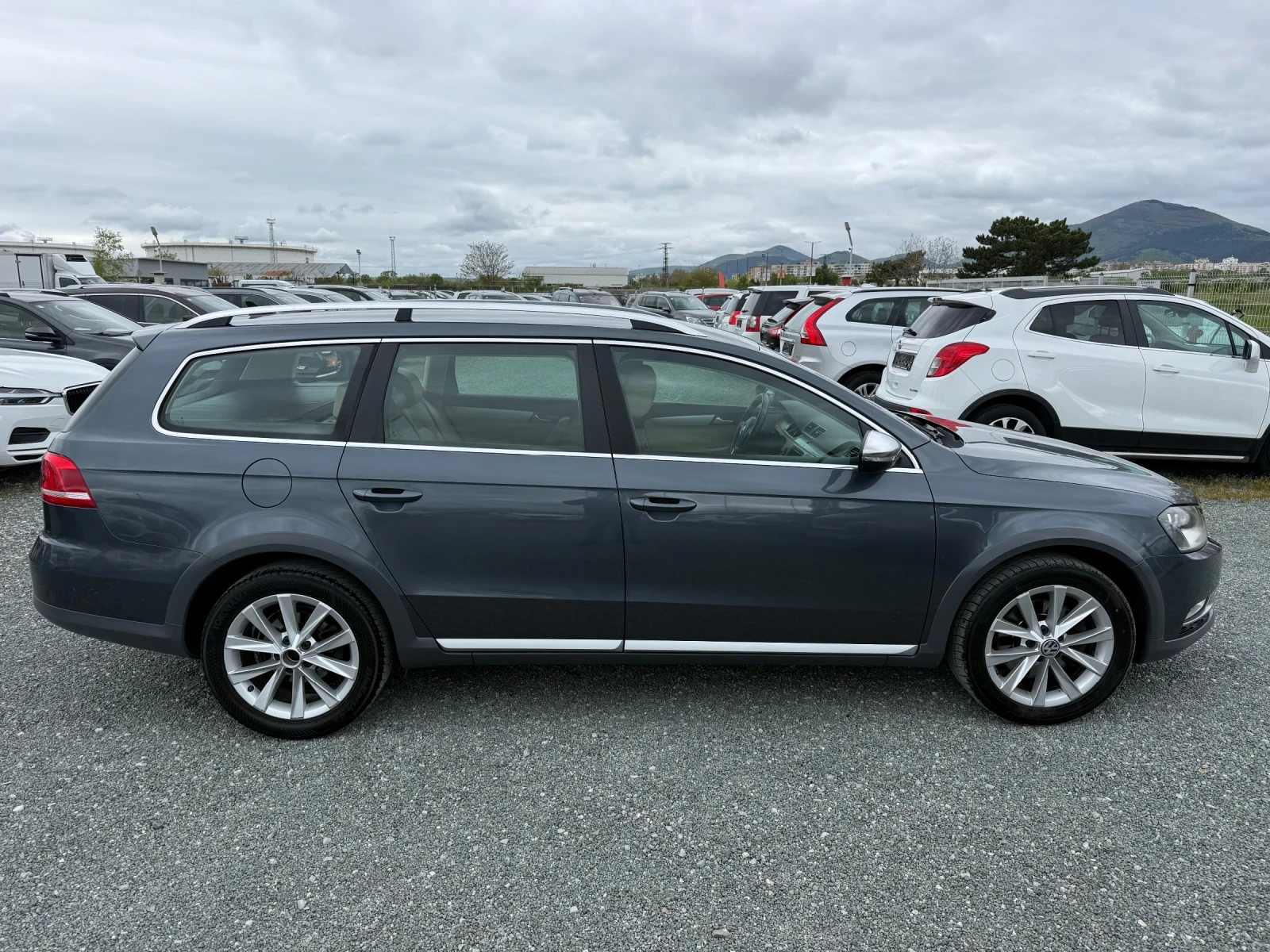 VW Alltrack (KATO НОВА)^(4x4), снимка 4 - Автомобили и джипове - 54366051