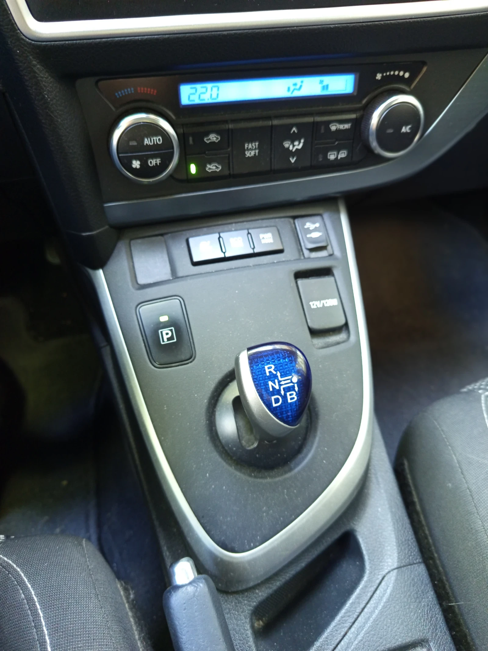 Toyota Auris Sinergy drive hybrid , снимка 4 - Автомобили и джипове - 54682503