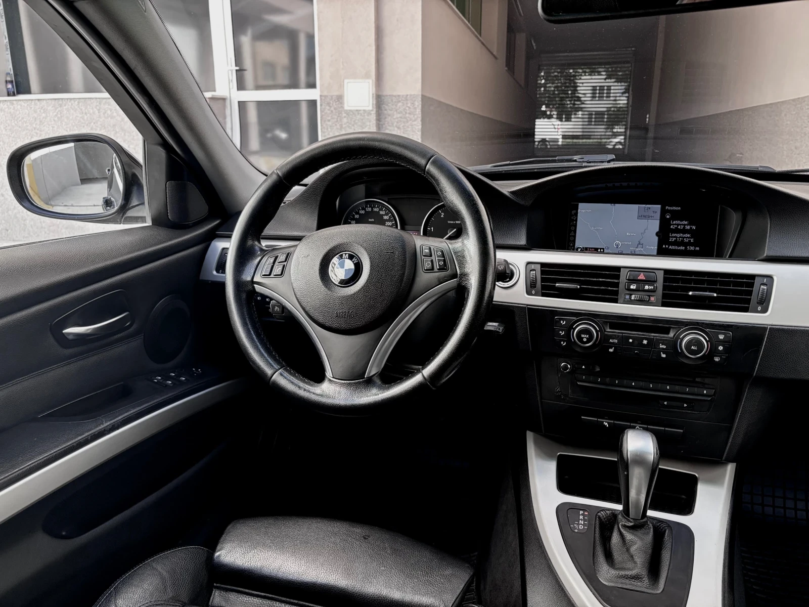 BMW 330 XDrive Швейцария, снимка 7 - Автомобили и джипове - 54718595