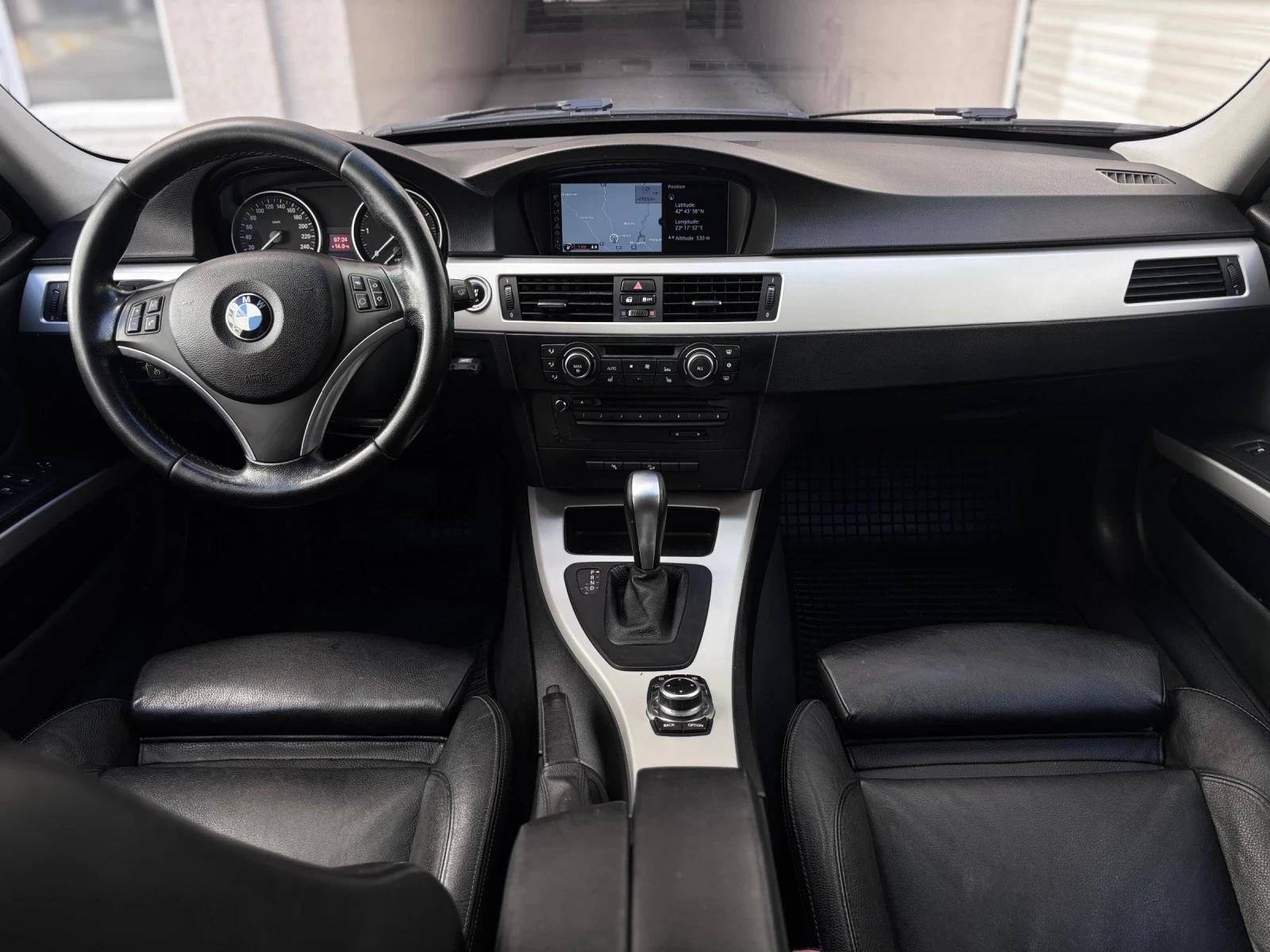 BMW 330 XDrive Швейцария, снимка 9 - Автомобили и джипове - 54718595