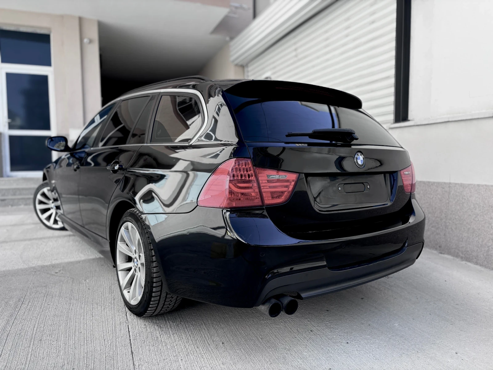 BMW 330 XDrive Швейцария, снимка 3 - Автомобили и джипове - 54718595