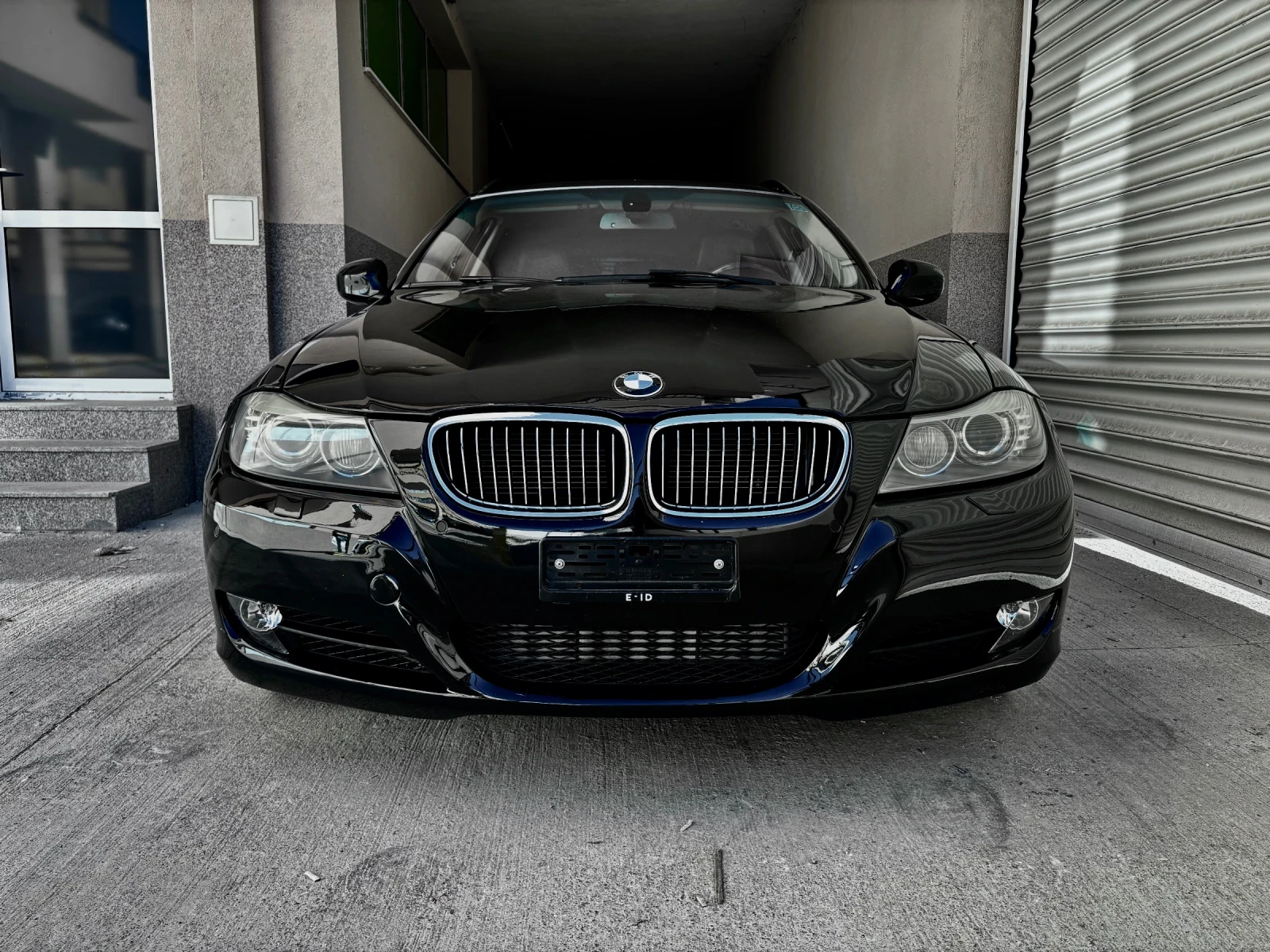 BMW 330 XDrive Швейцария, снимка 6 - Автомобили и джипове - 54718595