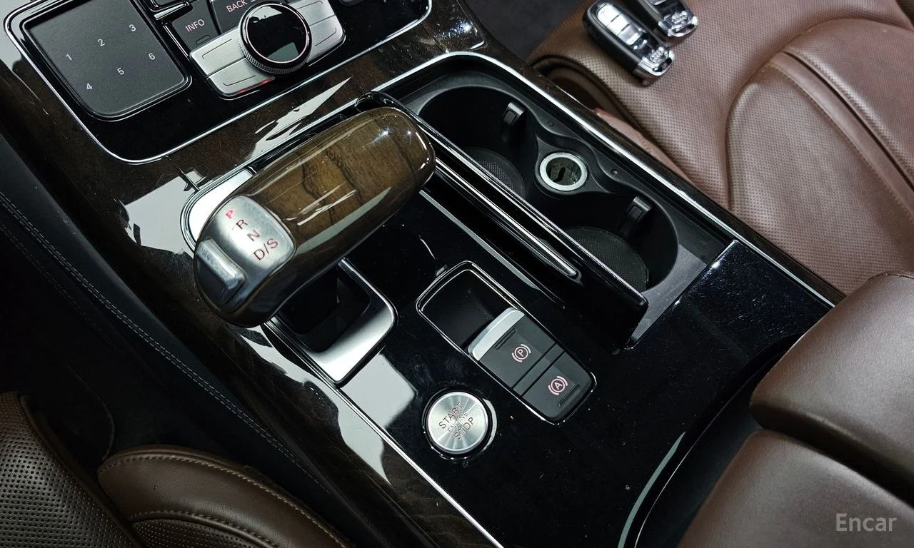 Audi A8 L 4.0T Quattro* DISTRONIC* МАСАЖ* 360 CAM* ХЕДЪП* , снимка 13 - Автомобили и джипове - 54917542
