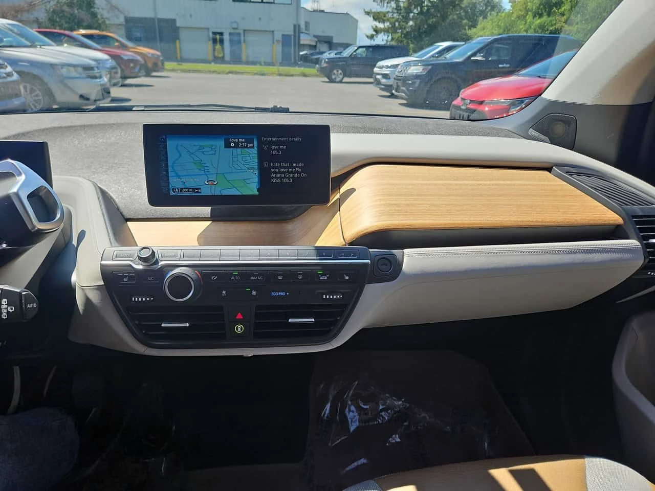 BMW i3 * 4dr HB w/Range Extender * CARFAX * , снимка 11 - Автомобили и джипове - 55591665