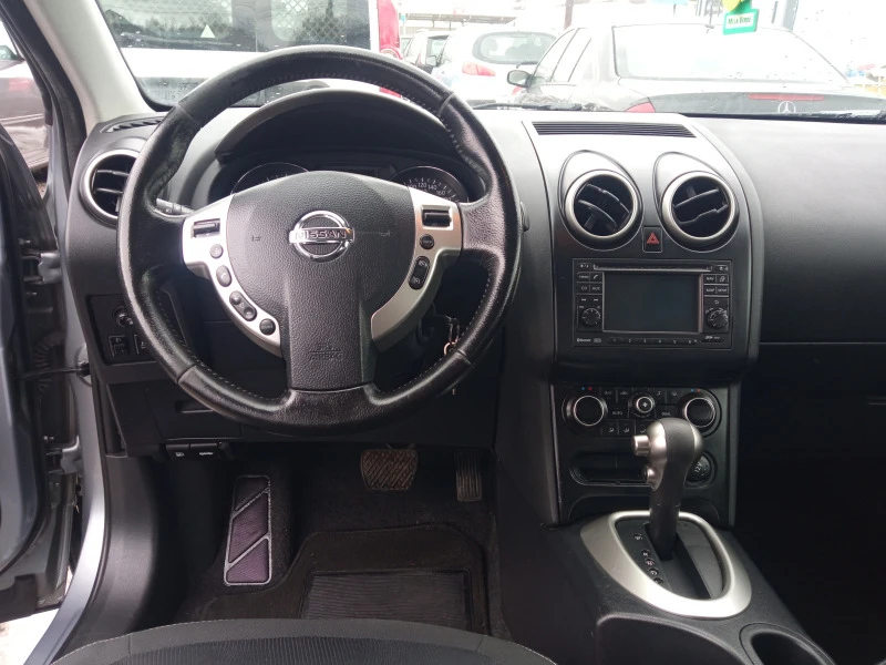 Nissan Qashqai, снимка 7 - Автомобили и джипове - 43968152