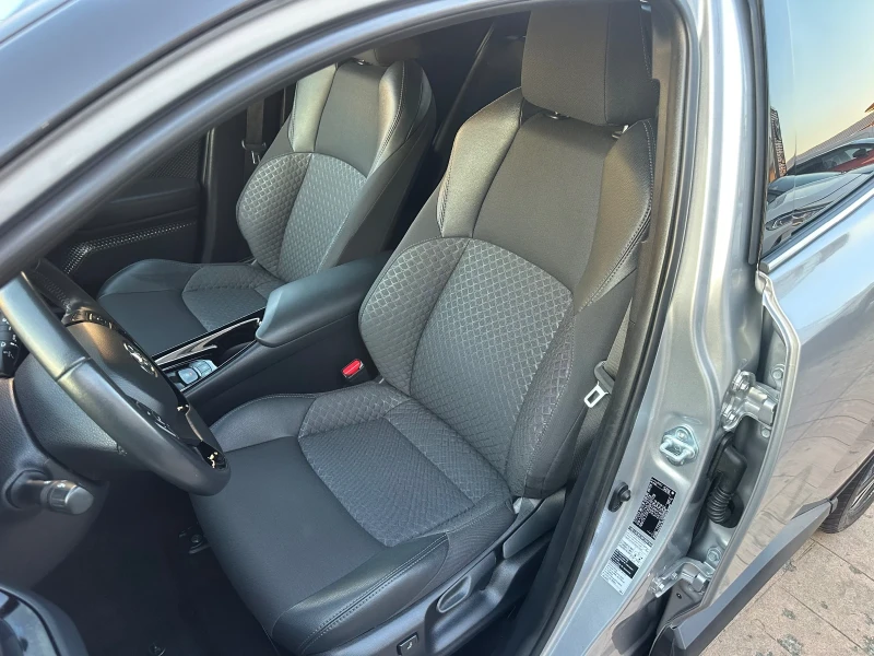 Toyota C-HR Bitone* Club, снимка 7 - Автомобили и джипове - 53155860
