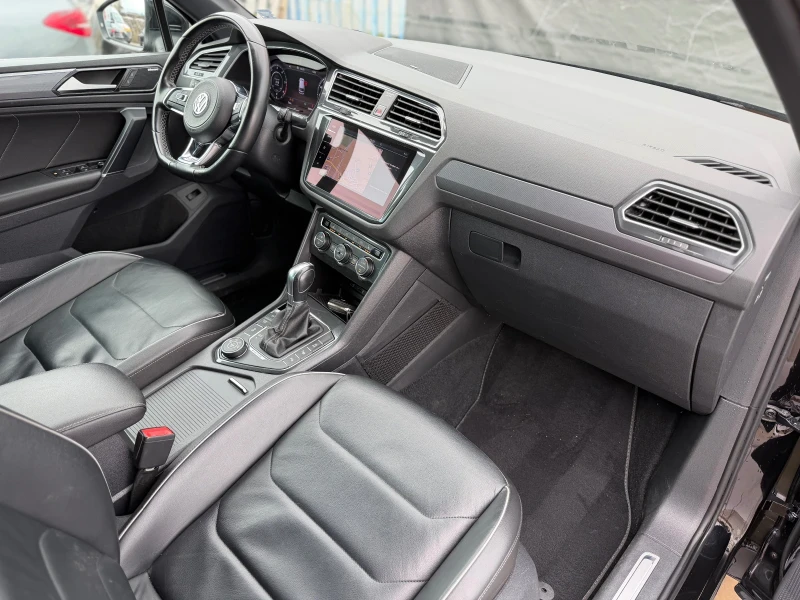 VW Tiguan 2.0BiTDi* RLINE* 4MOTION* LED* , снимка 10 - Автомобили и джипове - 53564491