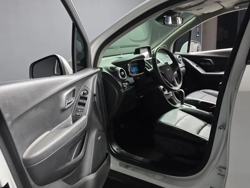 Chevrolet Trax 1.4, снимка 10 - Автомобили и джипове - 54330254