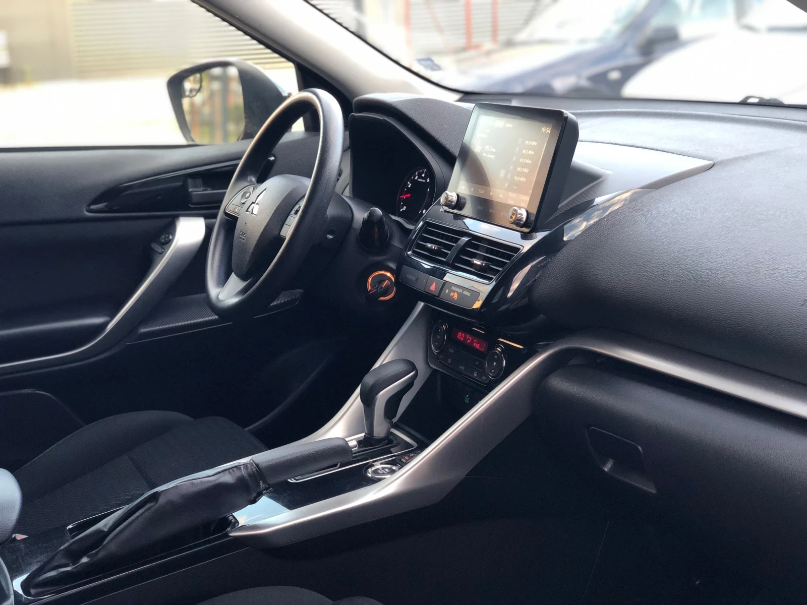 Mitsubishi Eclipse Cross 4x4-NAVI-PODGREV-EURO 6-ТОП-СЪСТОЯНИЕ!!! - изображение 9