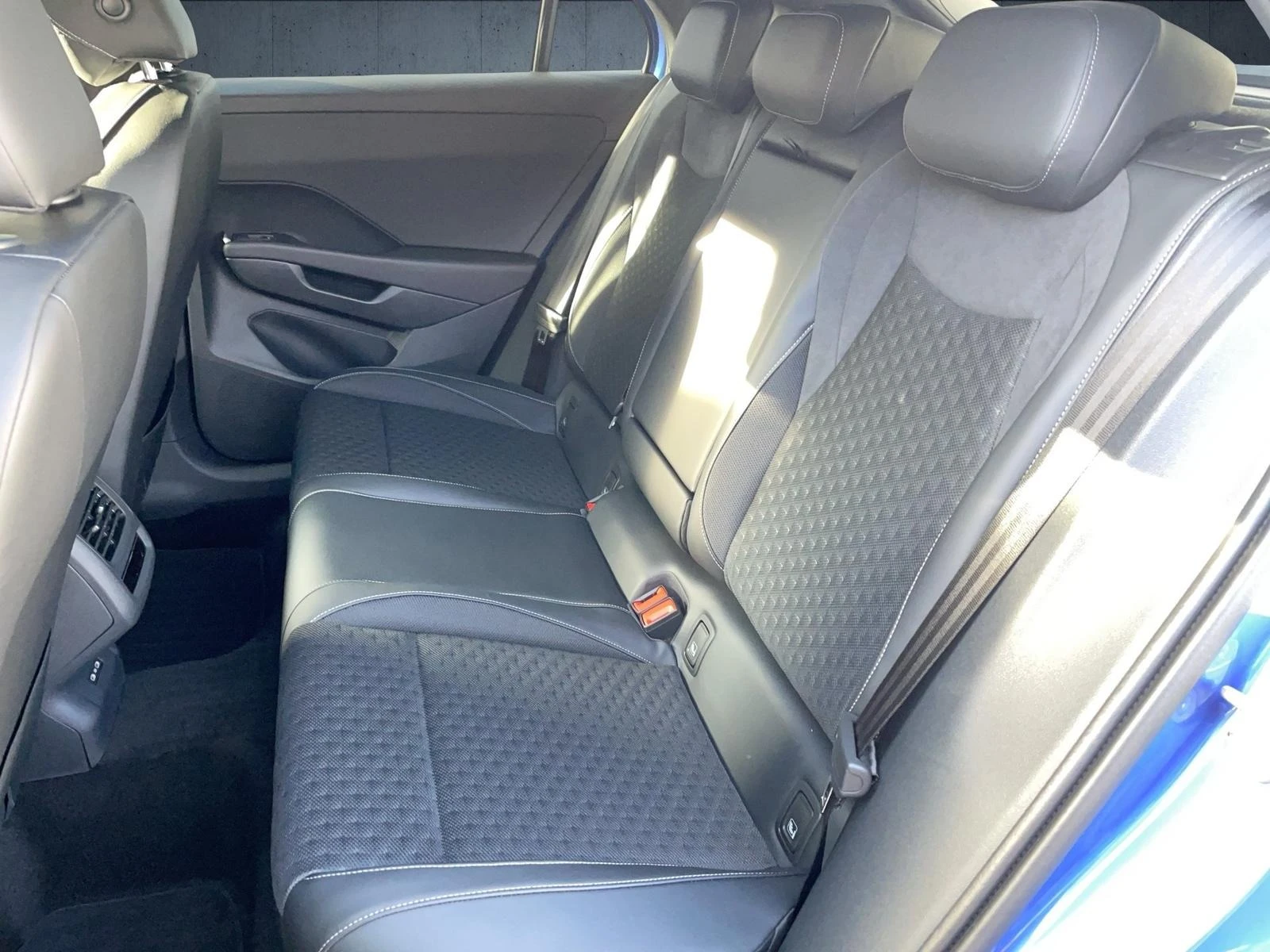 VW T-Roc 1.5 eTSI FACELIFT R-LINE HEAD UP MATRIX | Mobile.bg � ����������� 16