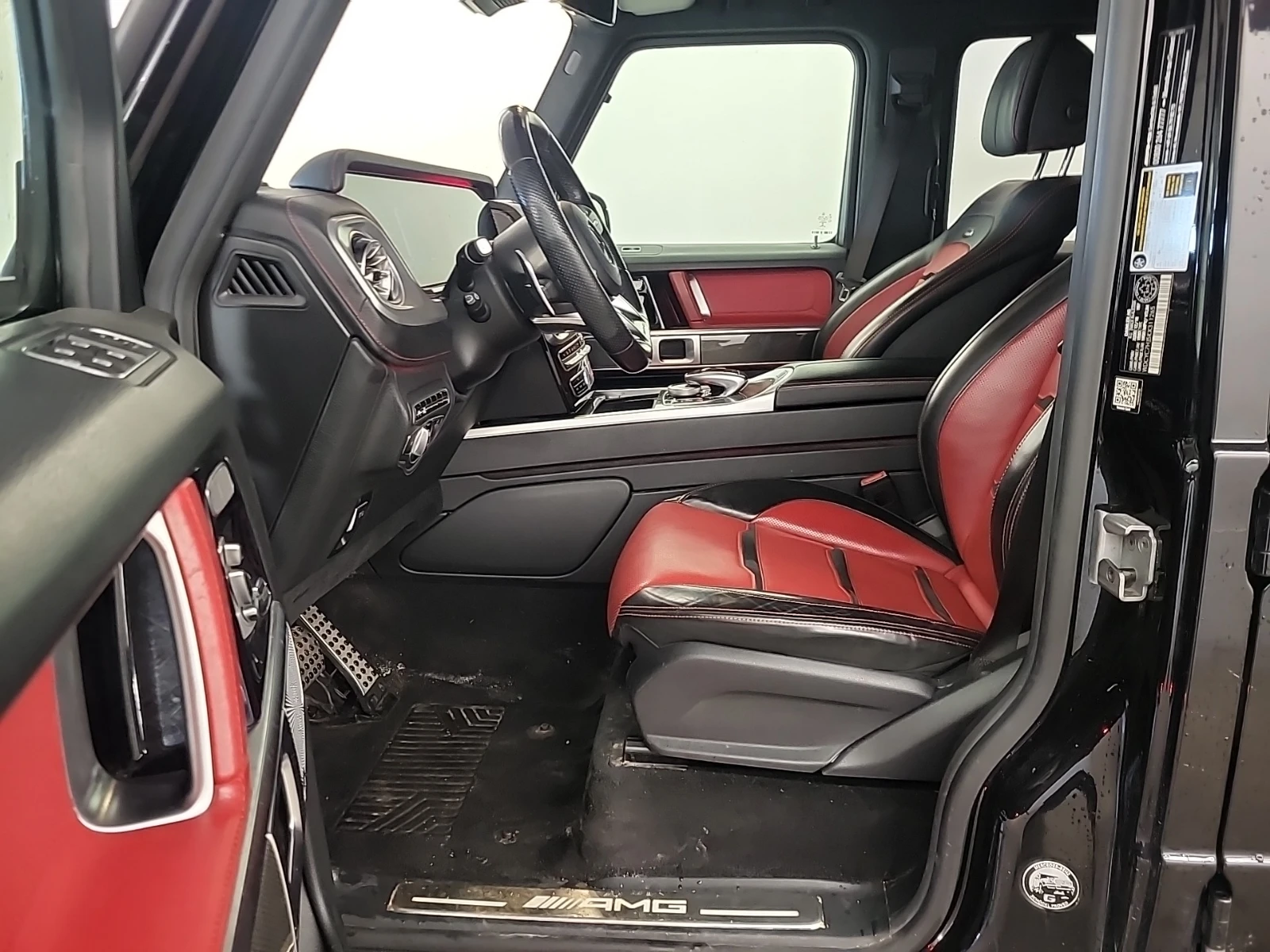 Mercedes-Benz G 63 AMG AMG| 4MATIC| PANORAMA| ЧЕРВЕН САЛОН|  - изображение 4