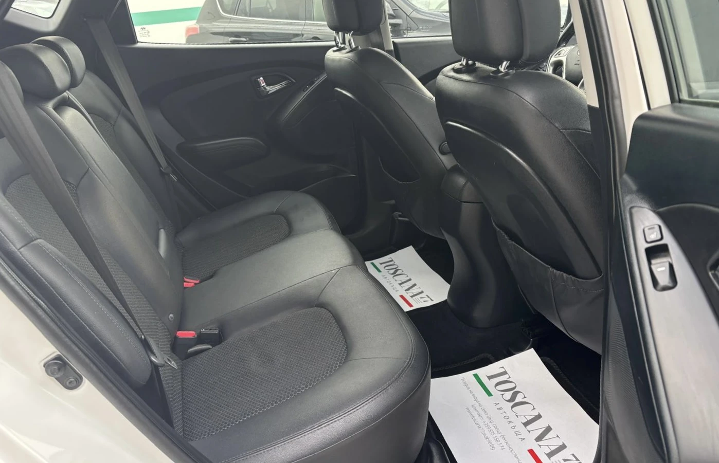 Hyundai IX35 1.7crdi* Подгрев* Кожа* Сервизна История* Лизинг, снимка 9 - Автомобили и джипове - 53992848