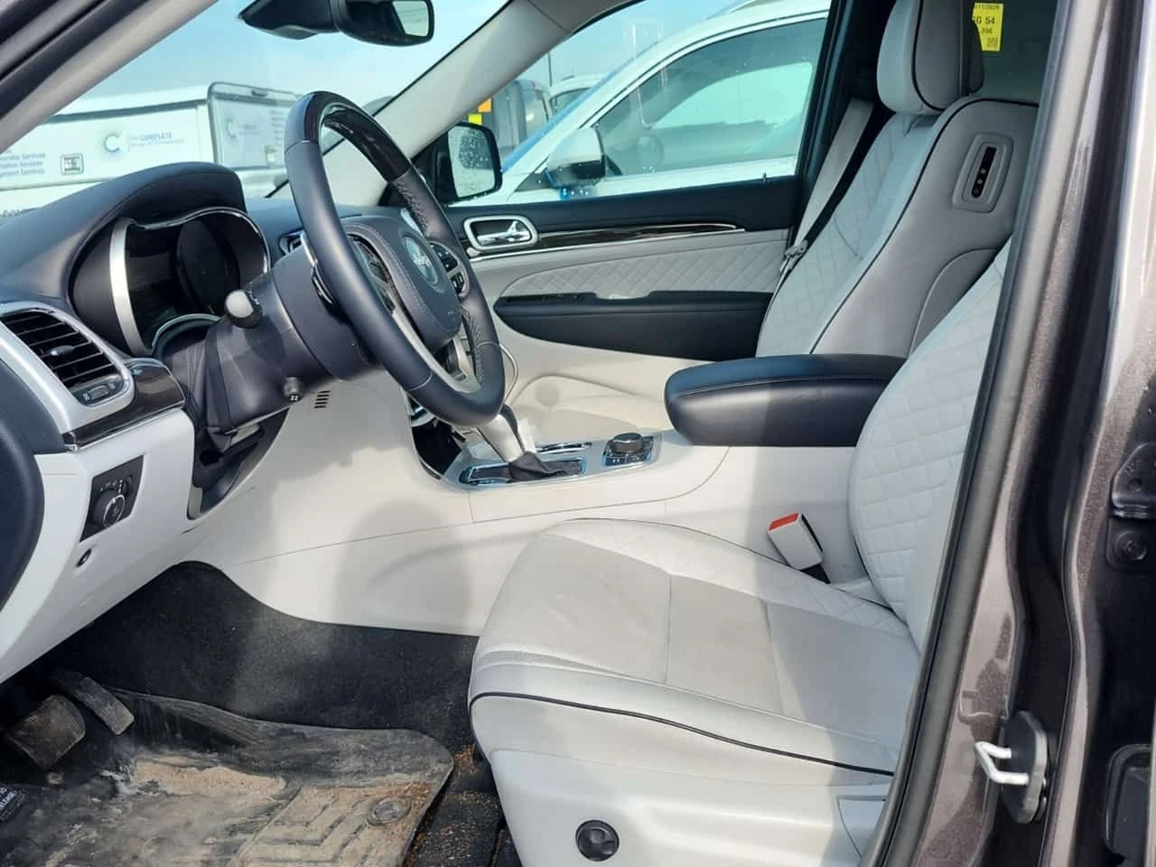 Jeep Grand cherokee SUMMIT  CARFAX, снимка 5 - Автомобили и джипове - 54060395