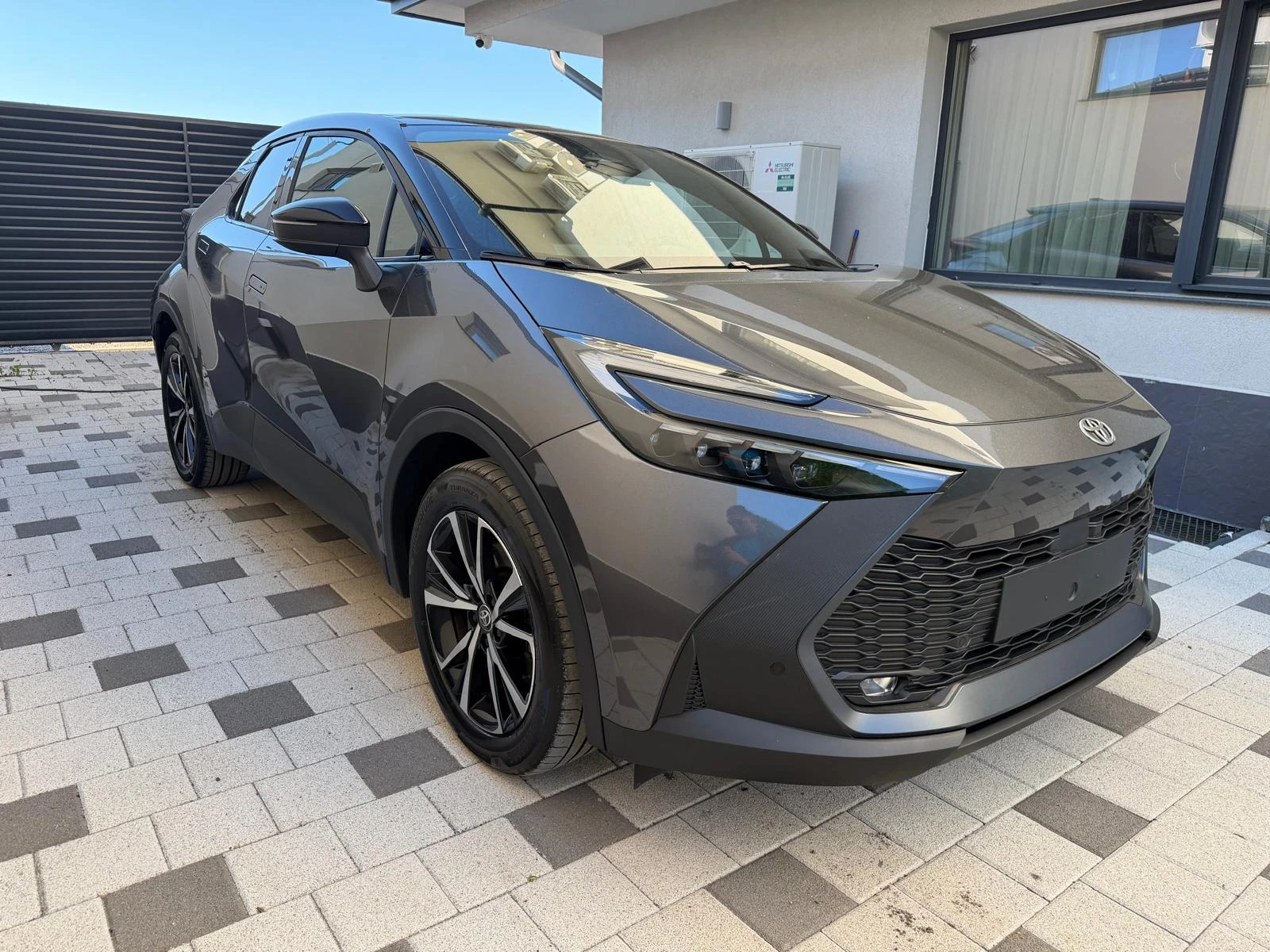 Toyota C-HR  II-2.0-Plug-in Hybrid- e CVT-223 hp-ГАРАНЦИЯ, снимка 7 - Автомобили и джипове - 54770499