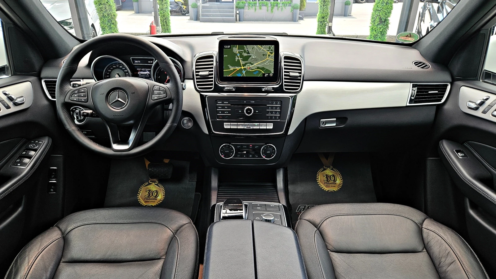 Mercedes-Benz GLE 350 AMG/GERMANY/DISTRON/360CAMERA/KEY GO/ПОДГРЕВ/ЛИЗИН, снимка 9 - Автомобили и джипове - 54958563