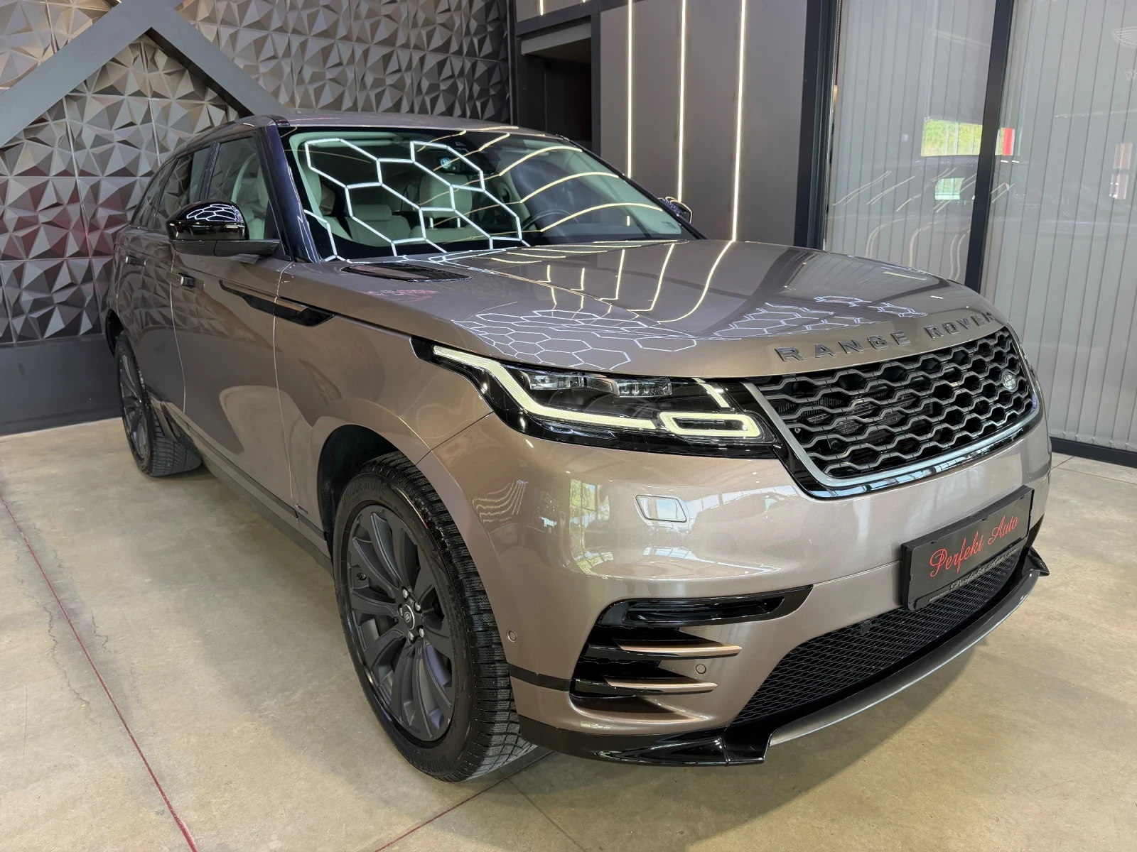 Land Rover Range Rover Velar AWD * MERIDIAN * 
