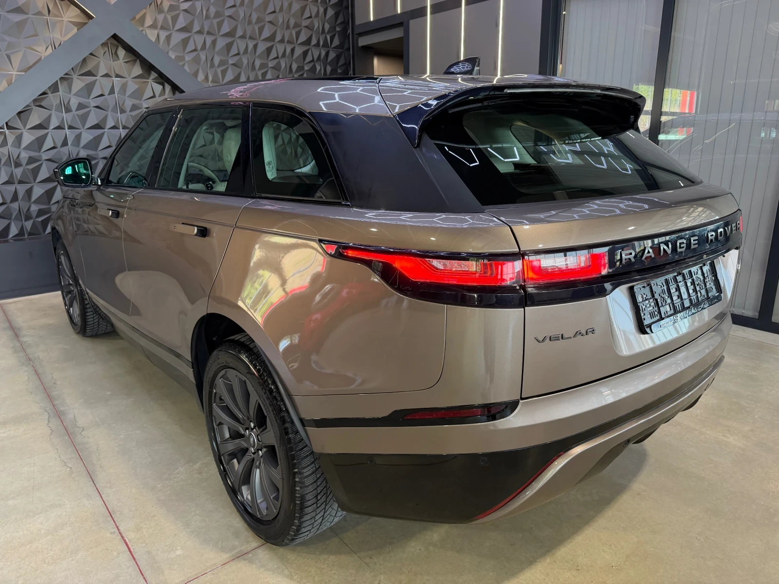 Land Rover Range Rover Velar AWD * MERIDIAN * , снимка 3 - Автомобили и джипове - 55084509