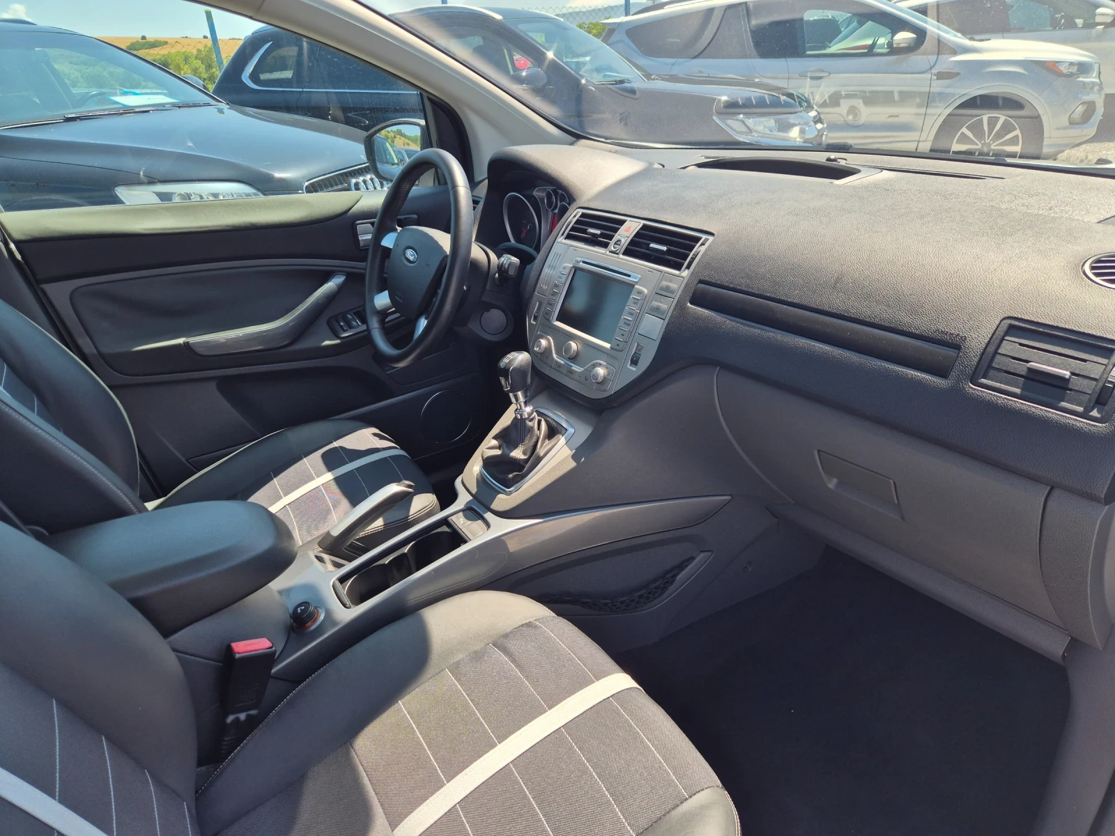 Ford Kuga 2.0 TDCI  4x4, снимка 13 - Автомобили и джипове - 55388141