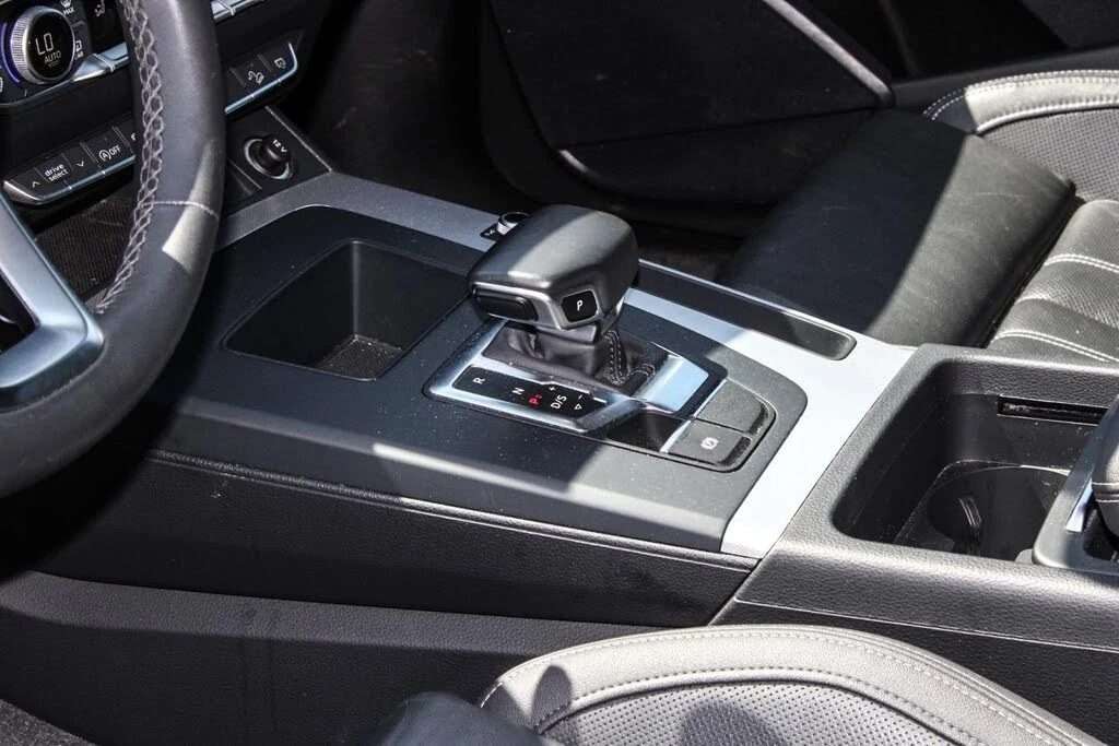 Audi Q5 QUATTRO* S LINE* PREMIUM* ДИГ ТАБЛО* ОБДУХ, снимка 12 - Автомобили и джипове - 55434686