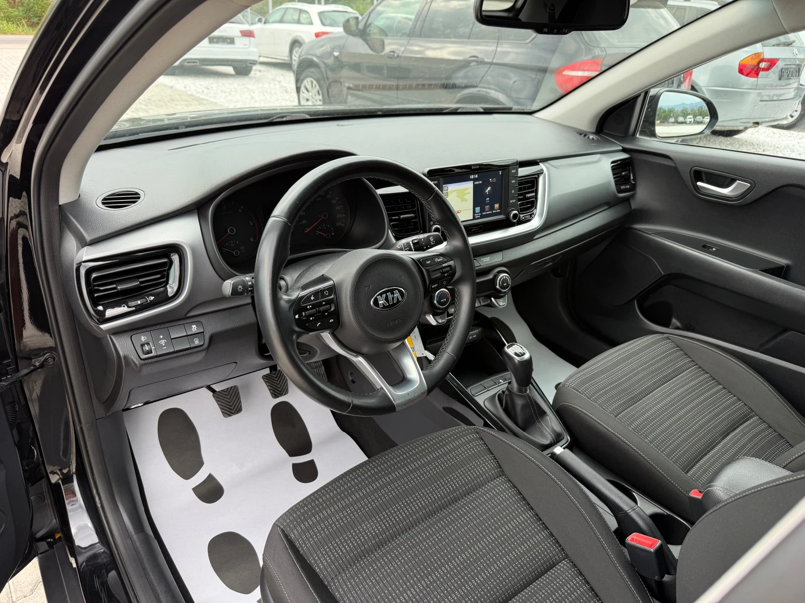 Kia Stonic 1.6CRDI NAVI CAMERA, снимка 10 - Автомобили и джипове - 55673288