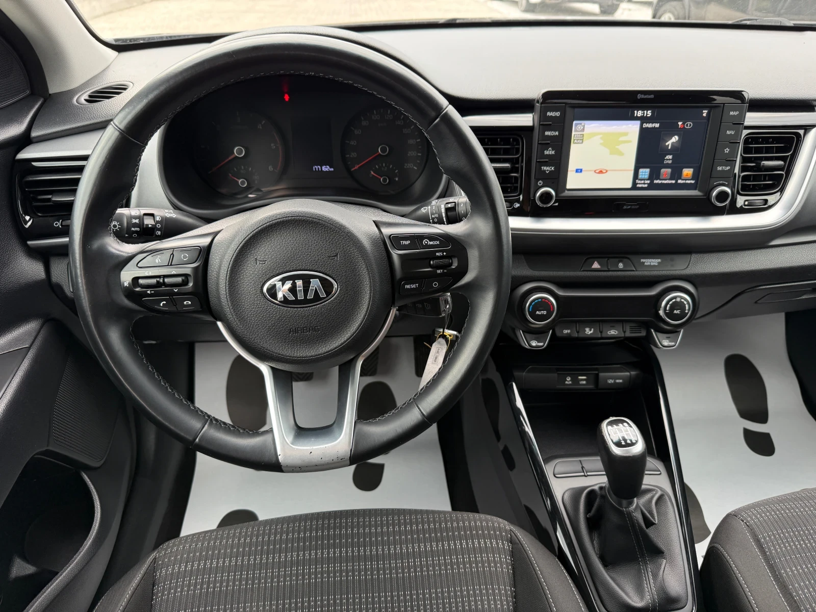 Kia Stonic 1.6CRDI NAVI CAMERA, снимка 15 - Автомобили и джипове - 55673288