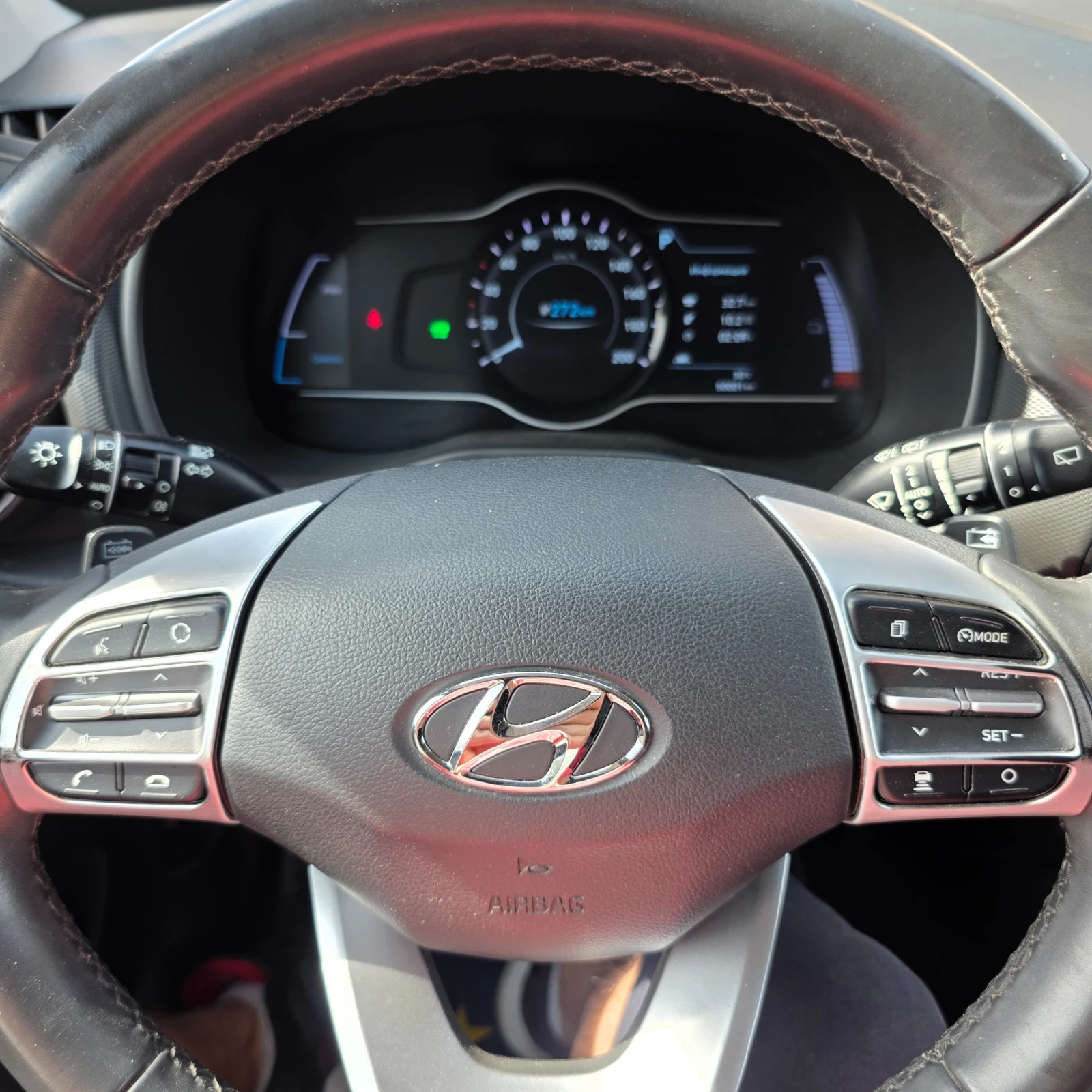 Hyundai Kona electric drive, снимка 12 - Автомобили и джипове - 56169016