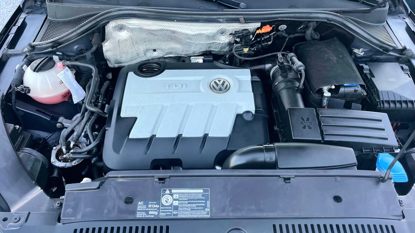 VW Tiguan 2.0 TDI- 4x4, снимка 13 - Автомобили и джипове - 56637413