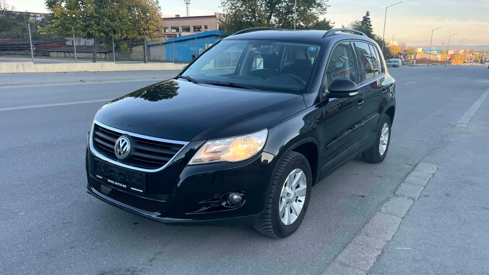 VW Tiguan 2.0 TDI- 4x4, снимка 2 - Автомобили и джипове - 56637413