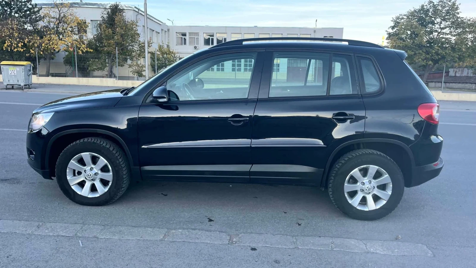 VW Tiguan 2.0 TDI- 4x4, снимка 7 - Автомобили и джипове - 56637413