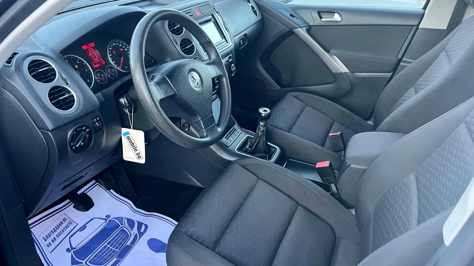 VW Tiguan 2.0 TDI- 4x4, снимка 9 - Автомобили и джипове - 56637413