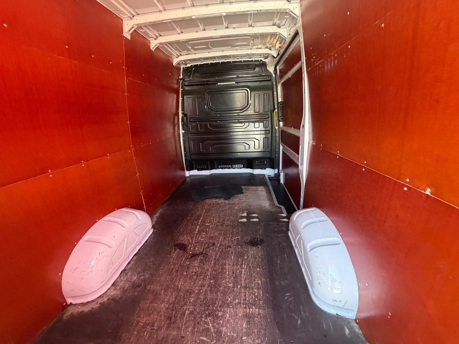 VW Crafter ТОП!FULL ЕКСТРИ!8СКОРОСТИ!256Х.КМ!EURO6Y, снимка 8 - Бусове и автобуси - 54499658