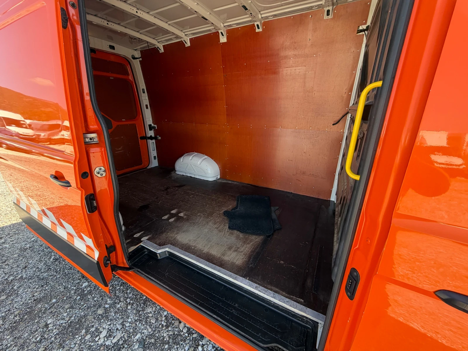 VW Crafter ТОП!FULL ЕКСТРИ!8СКОРОСТИ!256Х.КМ!EURO6Y, снимка 10 - Бусове и автобуси - 54499658