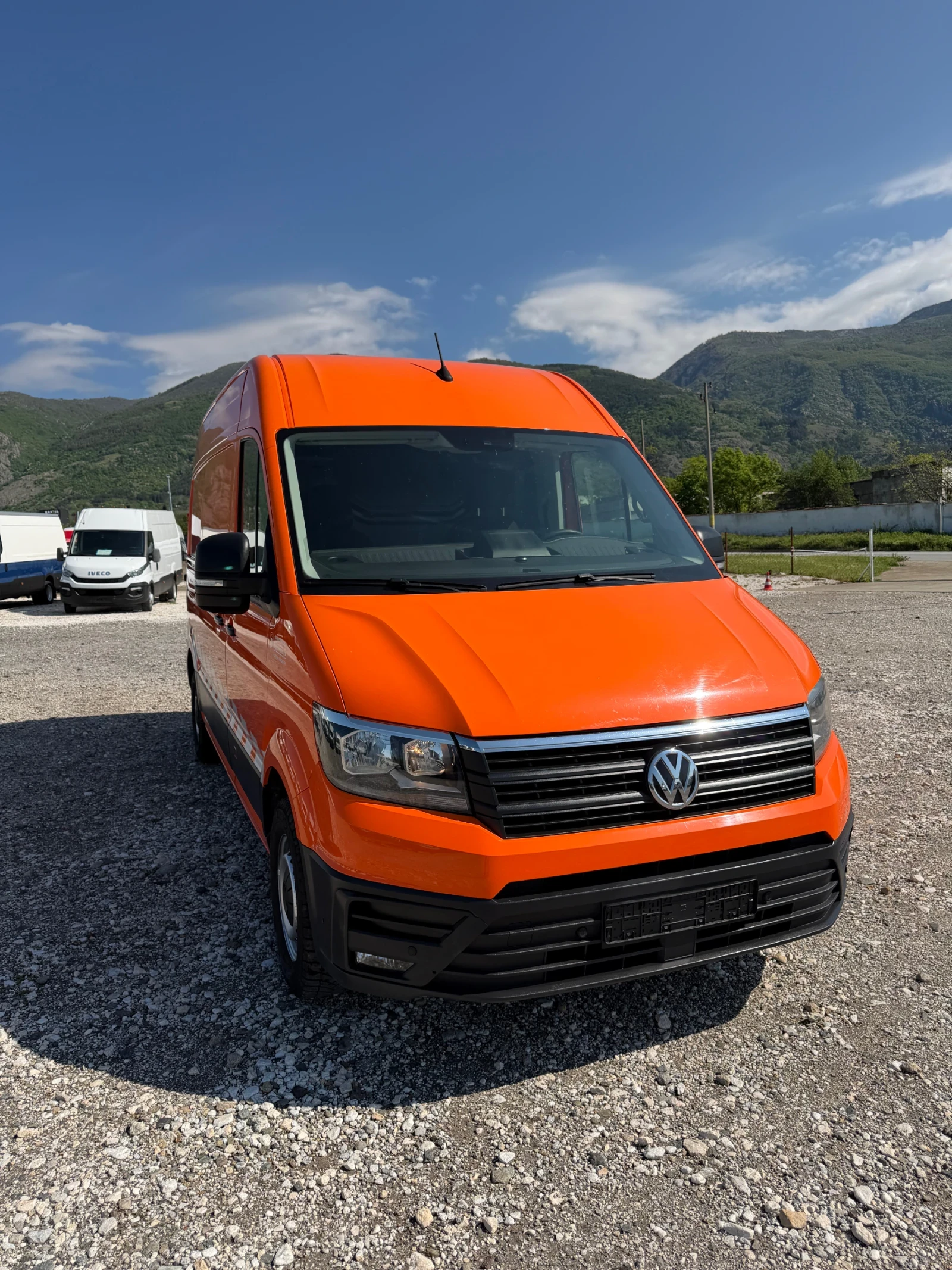 VW Crafter ТОП!FULL ЕКСТРИ!8СКОРОСТИ!256Х.КМ!EURO6Y, снимка 2 - Бусове и автобуси - 54499658