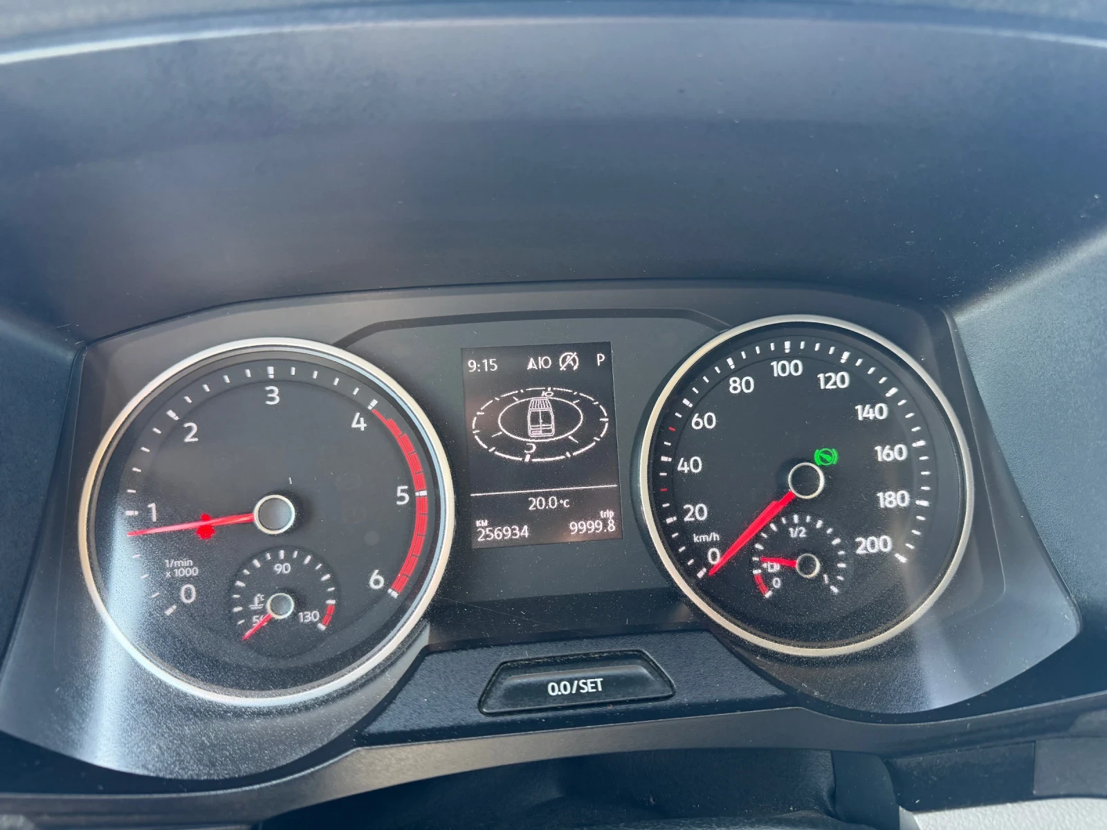 VW Crafter ТОП!FULL ЕКСТРИ!8СКОРОСТИ!256Х.КМ!EURO6Y, снимка 16 - Бусове и автобуси - 54499658