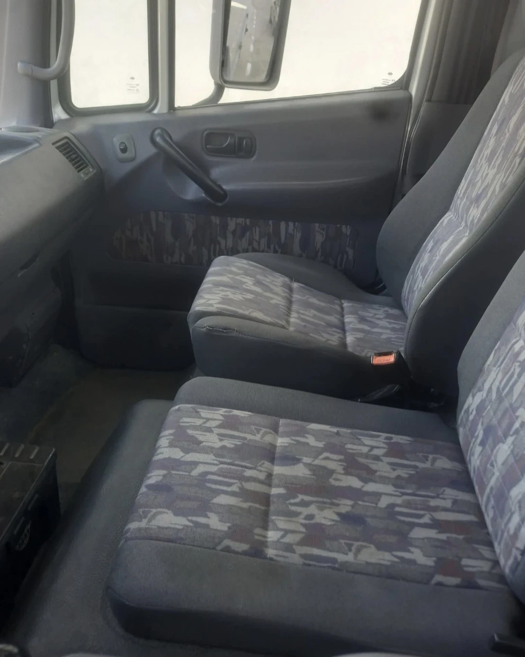Nissan Atleon Перфектно състояние, снимка 10 - Камиони - 55344461