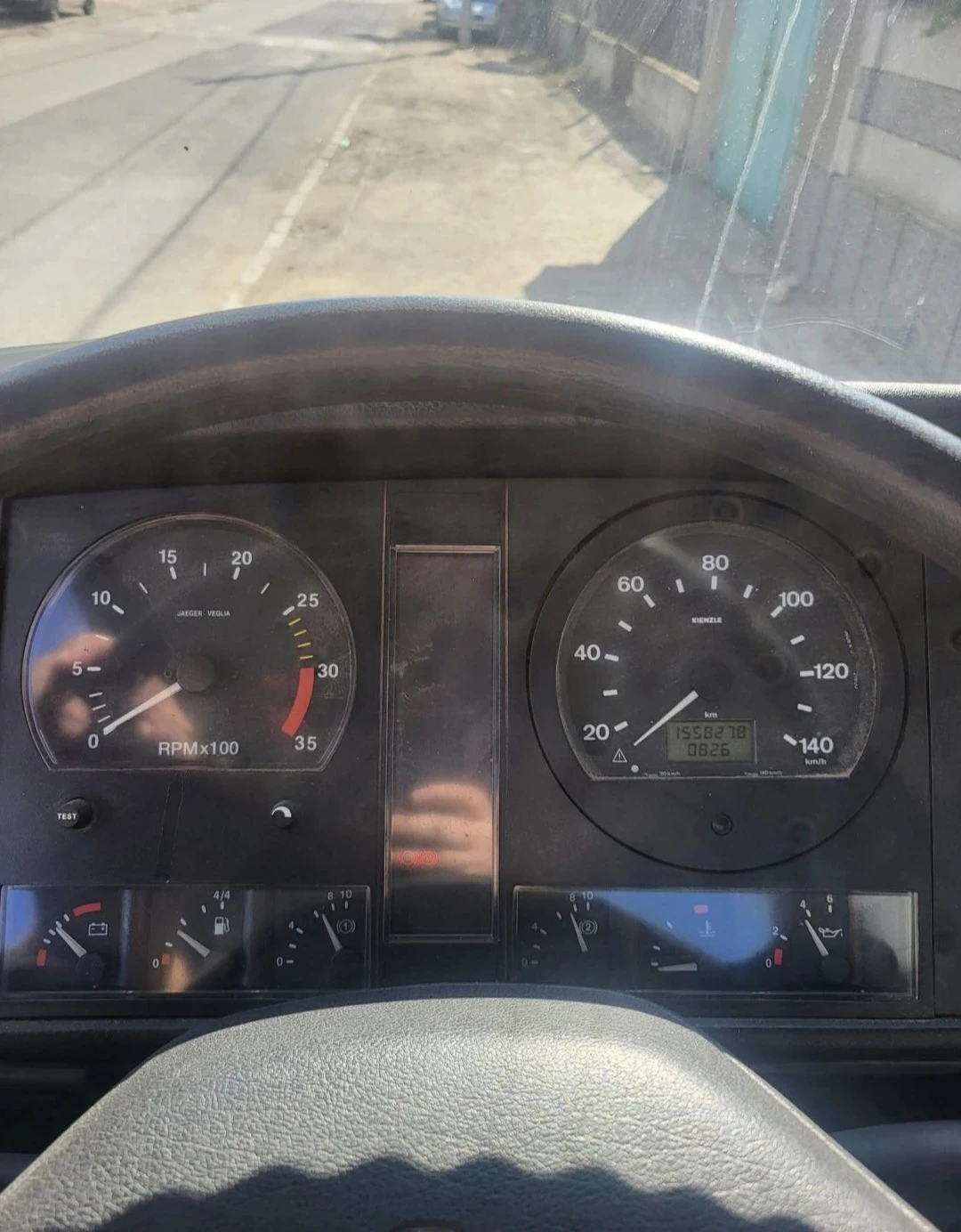 Nissan Atleon Перфектно състояние, снимка 8 - Камиони - 55344461