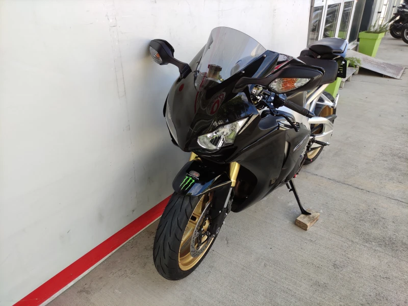 Honda Cbr 1000RR, снимка 8 - Мотоциклети и мототехника - 50996545
