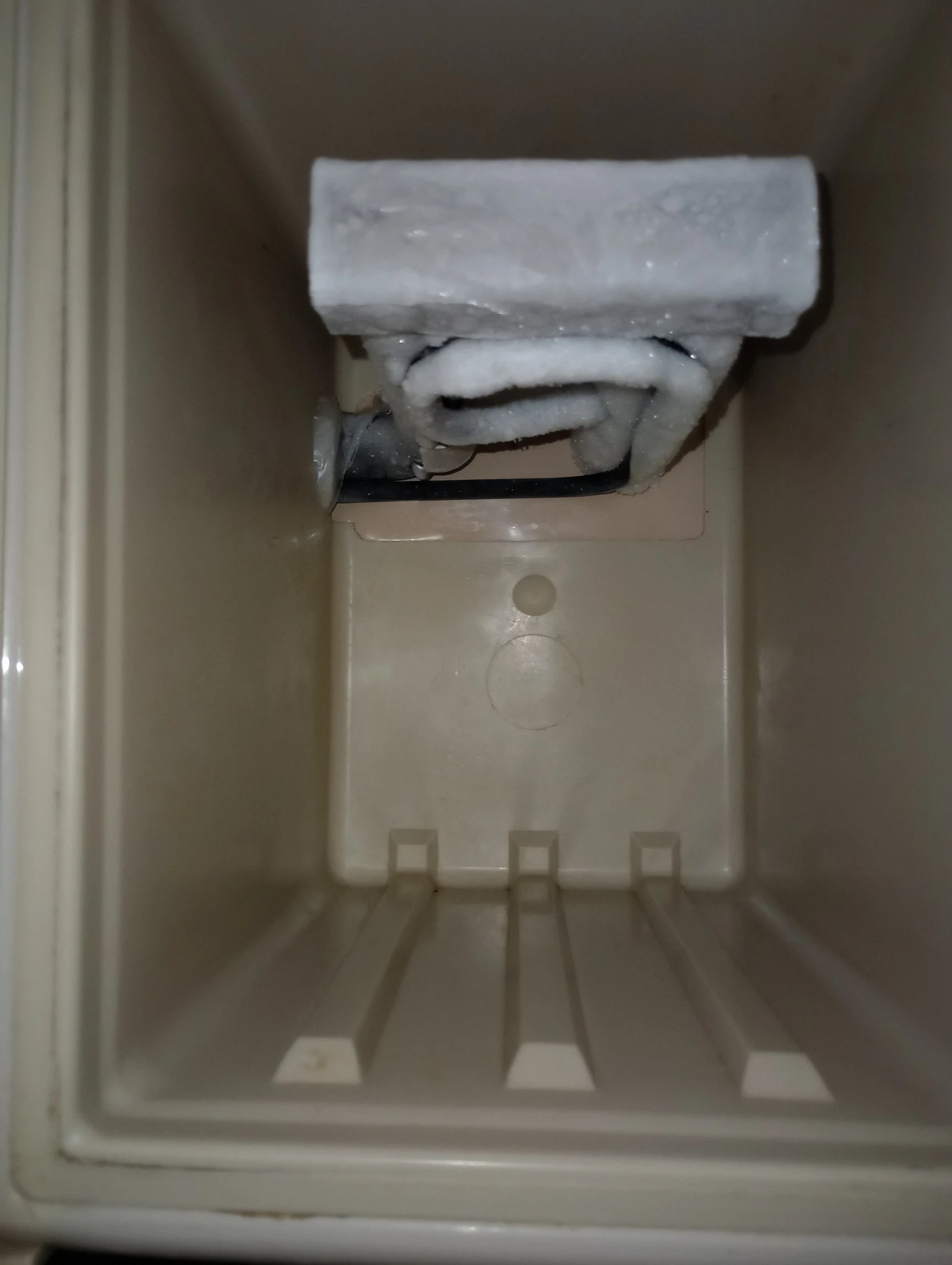 Каравана Dethleffs Deathles , снимка 8 - Каравани и кемпери - 54140111