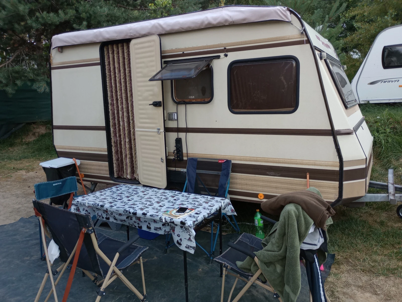 Каравана Dethleffs Deathles , снимка 7 - Каравани и кемпери - 54140111