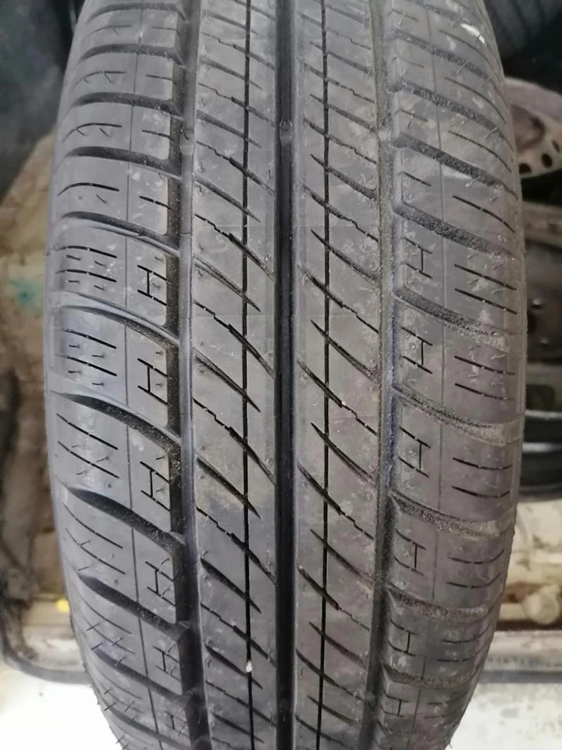 Гуми Всесезонни 185/65R15, снимка 1 - Гуми и джанти - 29600587