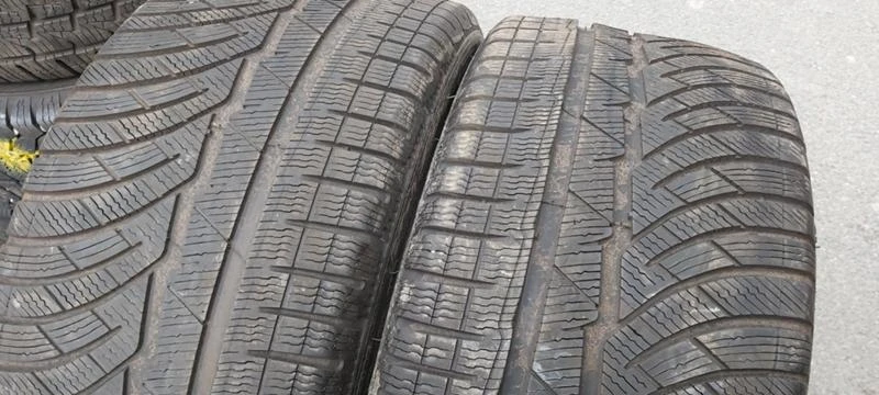 Гуми Зимни 255/35R19, снимка 2 - Гуми и джанти - 32572159